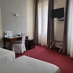 Alli Due Buoi Rossi 4* אלסנדריה