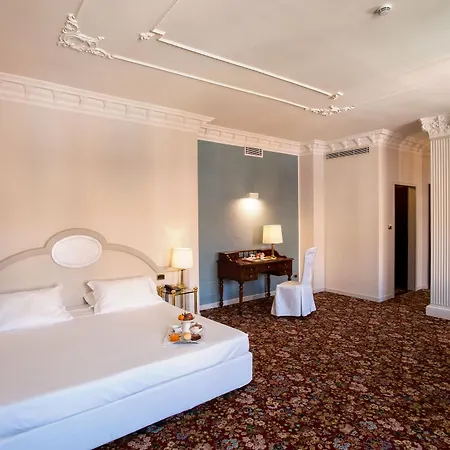 Hotel Alli Due Buoi Rossi 4*